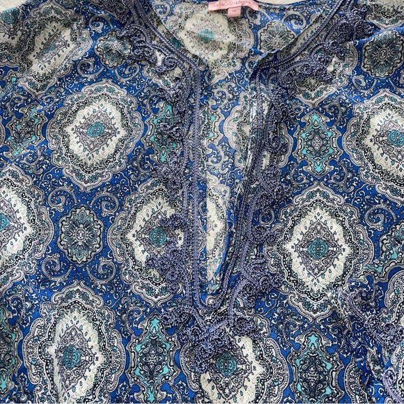 Rose & Rhyme Printed Blouse - Picture 4 of 11